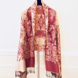 Brand new gorgeous 2 ply pashmina in dusty pink